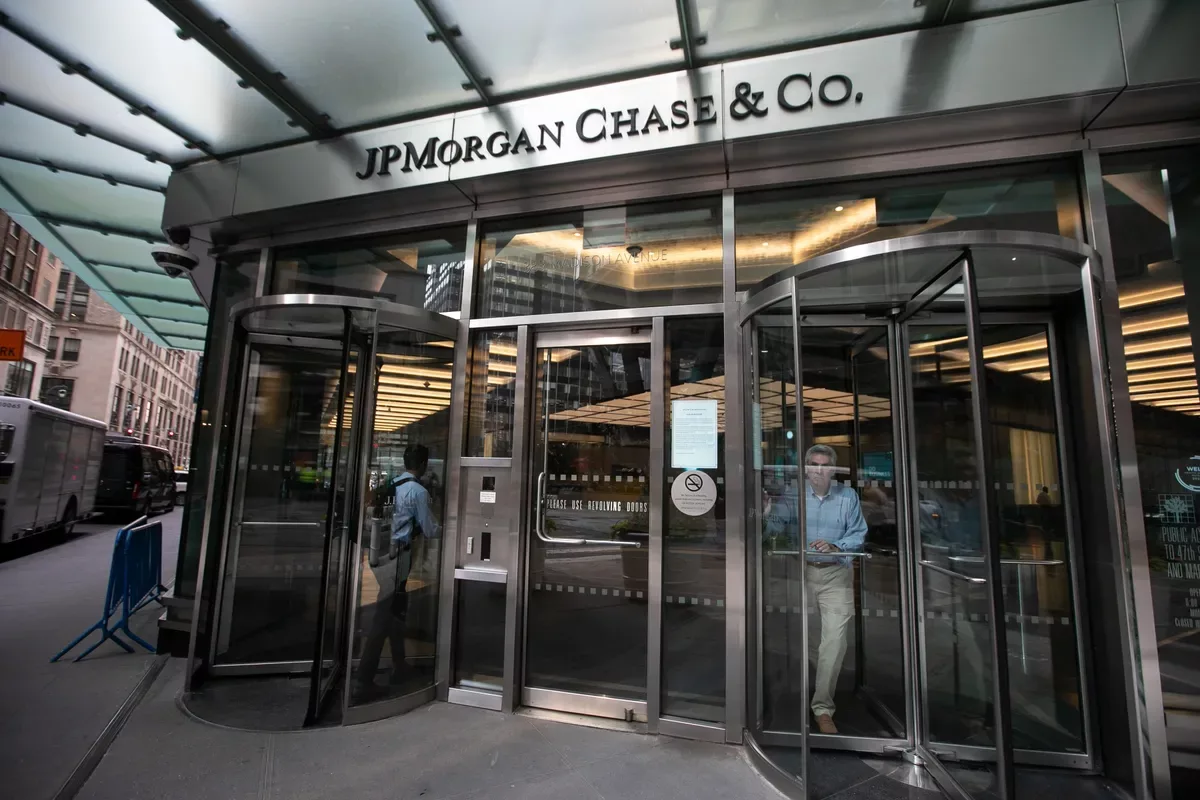 JPMorgan 交易员: 预计标普年底反弹强于2016年