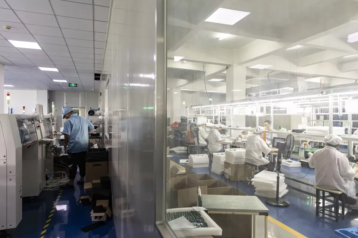 中国: 工业领域经历最严重通缩，供应过剩持续